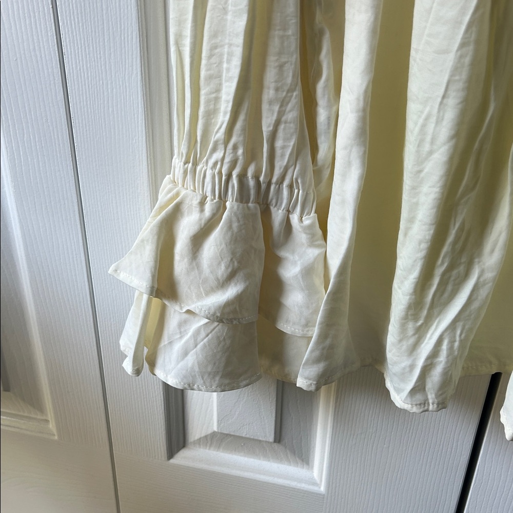 Cream Ruffled Blouse - Picture 3 of 3